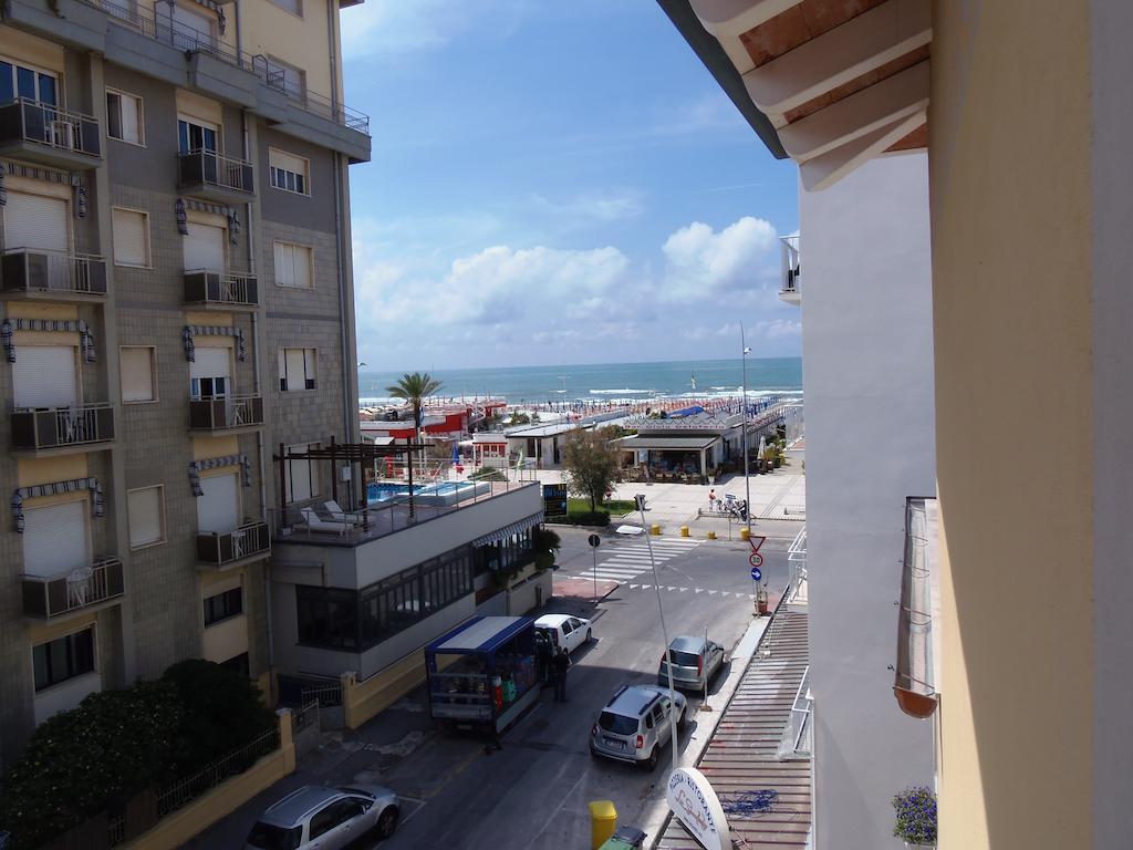 Hotel Lido Inn Lido di Camaiore Eksteriør billede