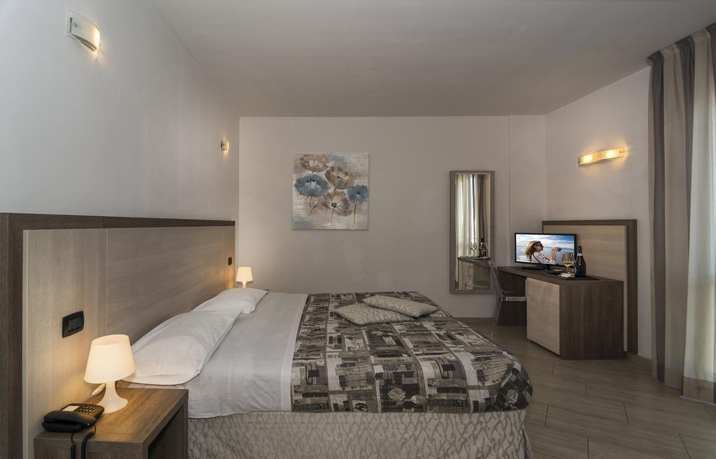 Hotel Lido Inn Lido di Camaiore Eksteriør billede