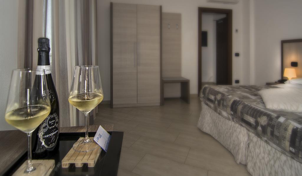 Hotel Lido Inn Lido di Camaiore Eksteriør billede